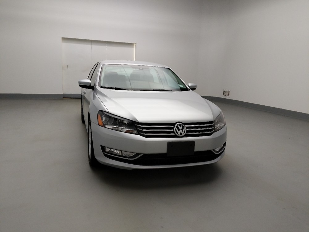 2015 Volkswagen Passat - Passenger Front Hood