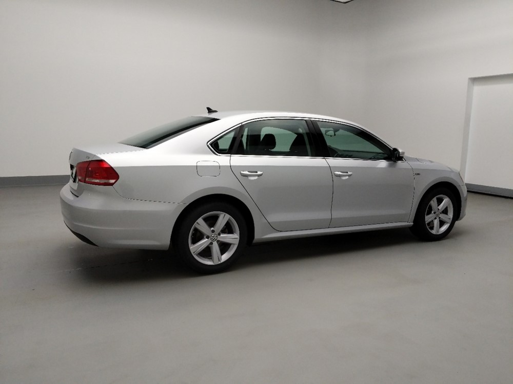 2015 Volkswagen Passat - Passenger Rear Side