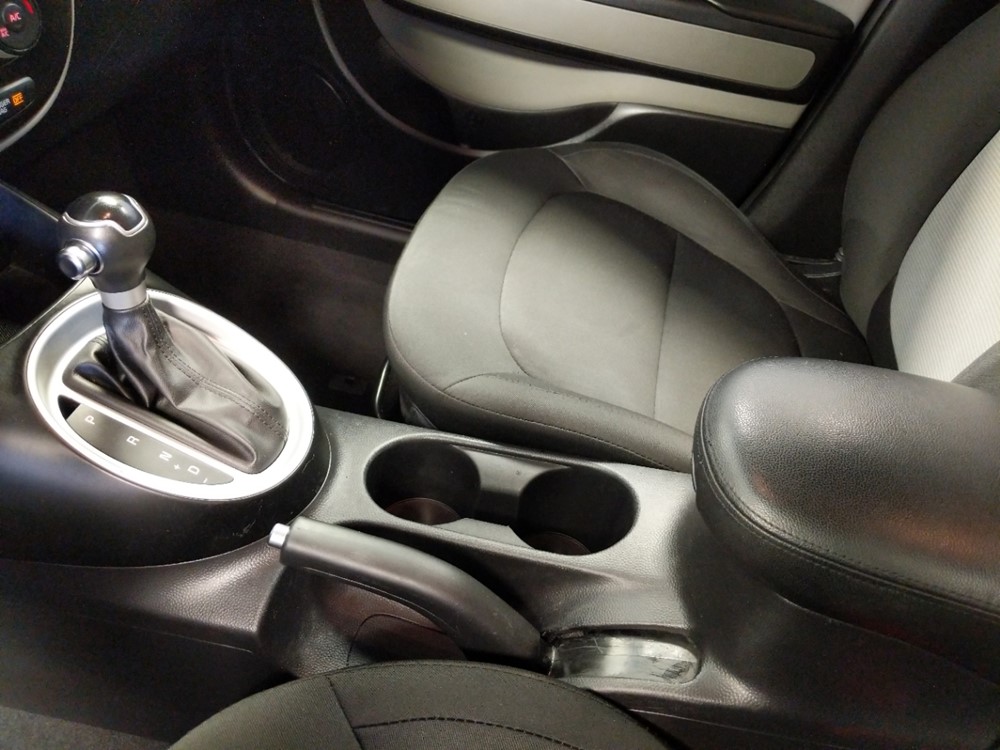 2016 Kia Soul - Center Console/Cup Holders