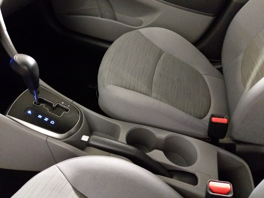 2017 Hyundai Accent - Center Console/Cup Holders