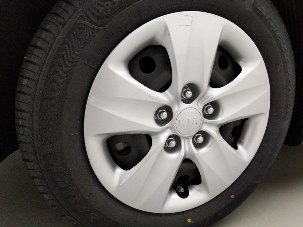 2018 Kia Forte - Wheel