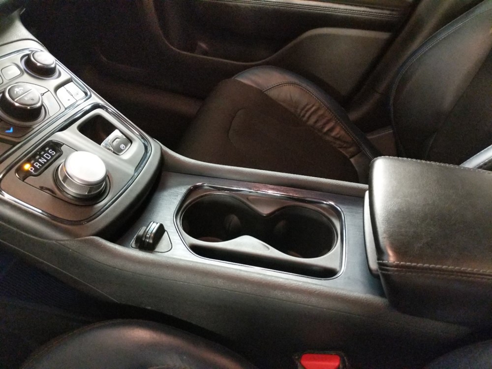 2015 Chrysler 200 - Center Console/Cup Holders