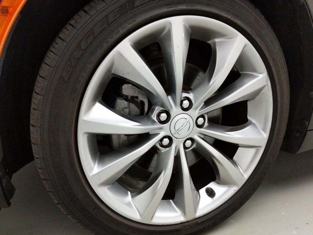 2015 Chrysler 200 - Wheel