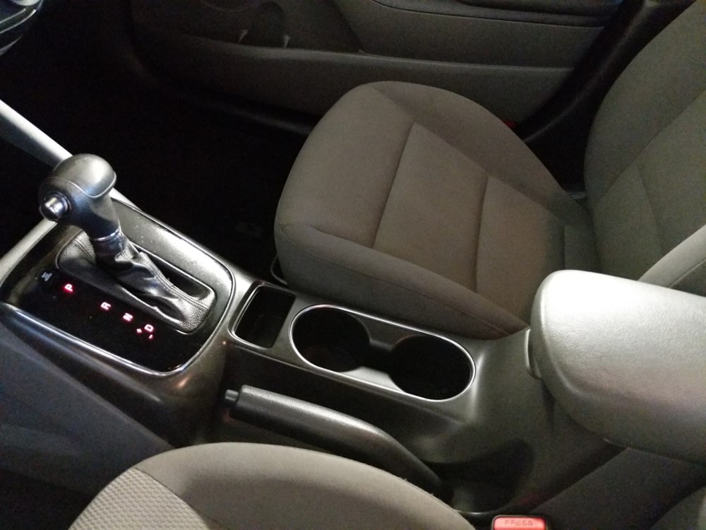 2017 Kia Forte - Center Console/Cup Holders