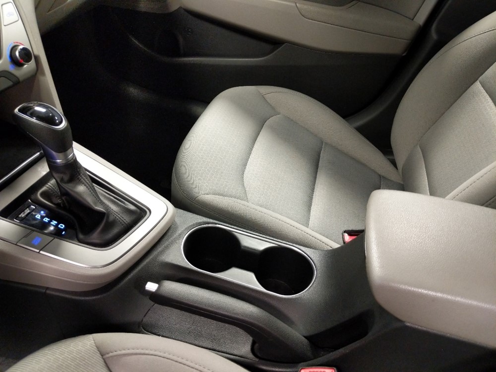 2018 Hyundai Elantra - Center Console/Cup Holders