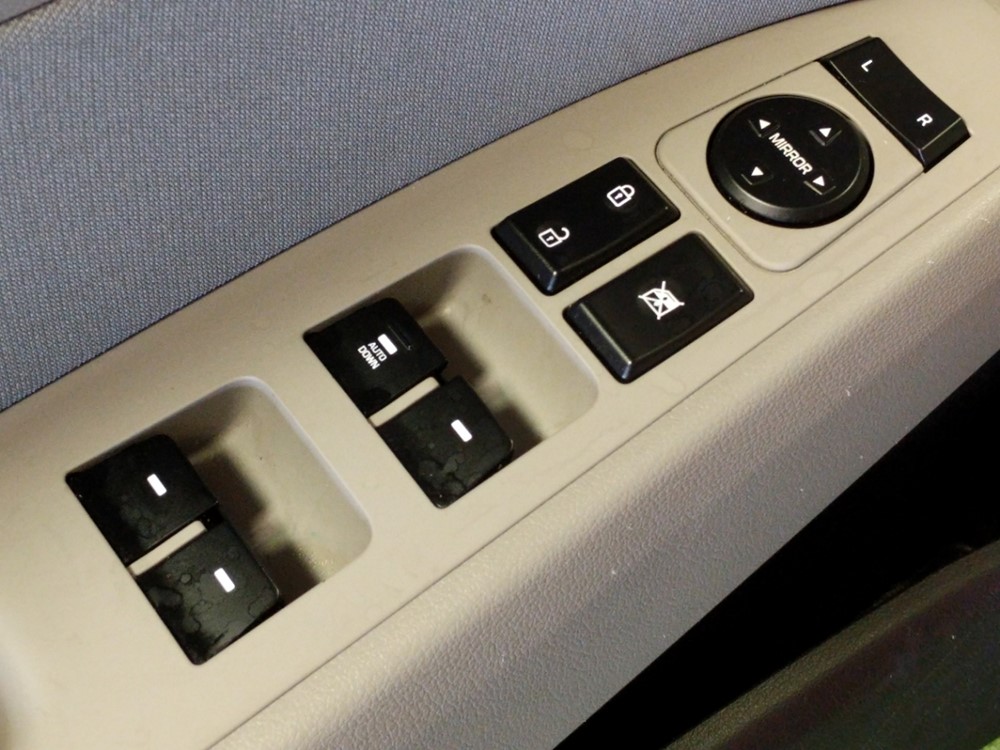 2018 Hyundai Elantra - Driver Power Windows/Lock Control