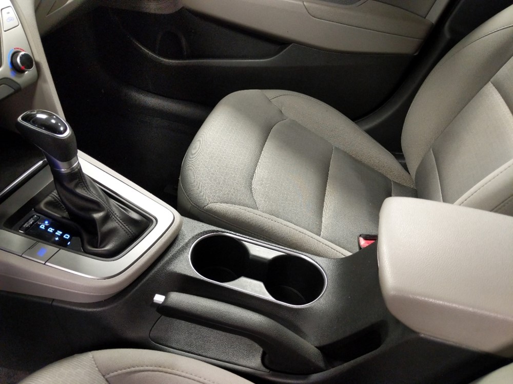 2018 Hyundai Elantra - Center Console/Cup Holders