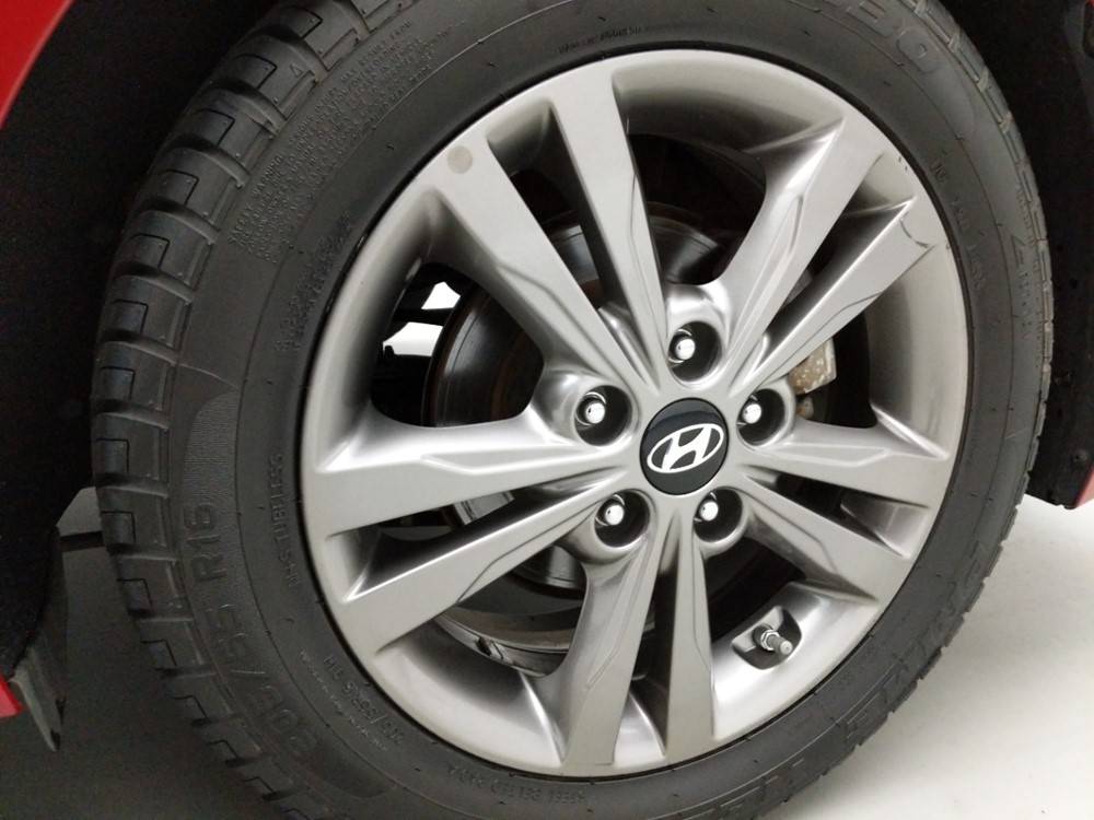 2018 Hyundai Elantra - Wheel