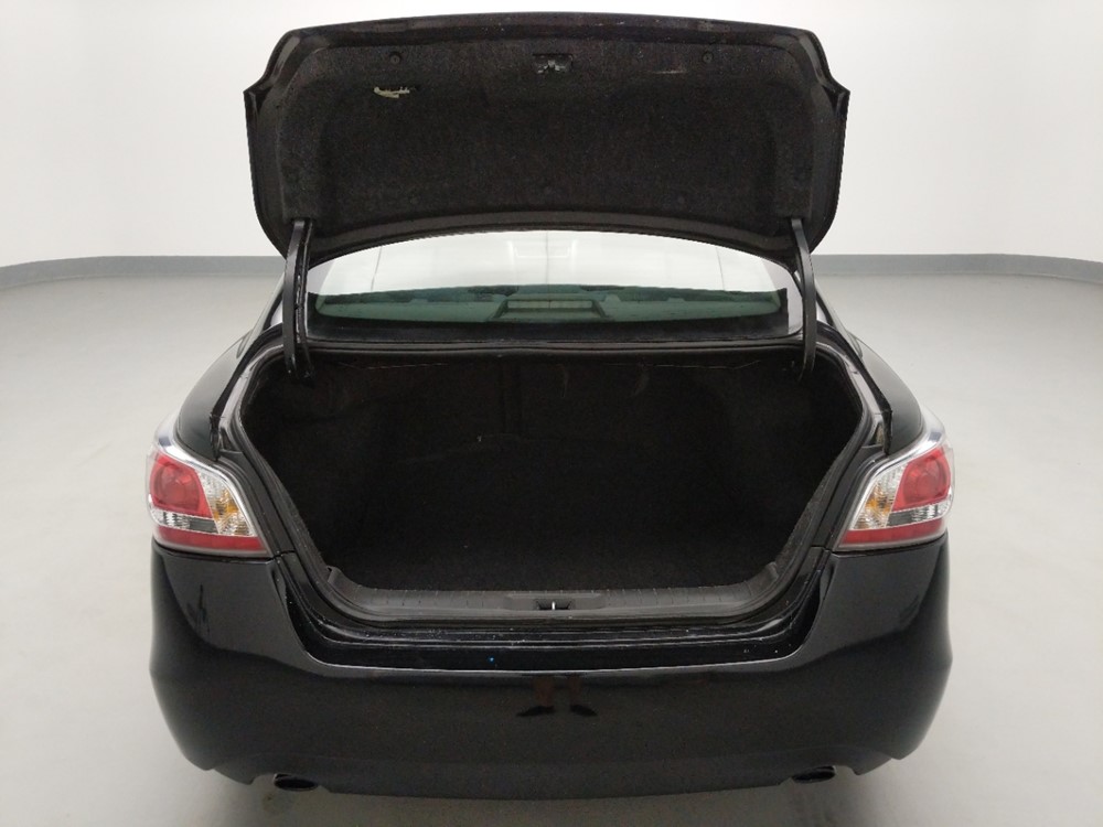 2015 Nissan Altima - Trunk