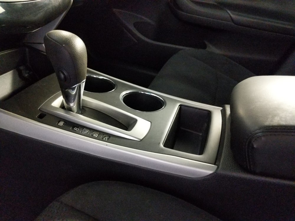 2015 Nissan Altima - Center Console/Cup Holders