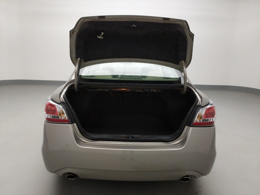 2014 Nissan Altima - Trunk