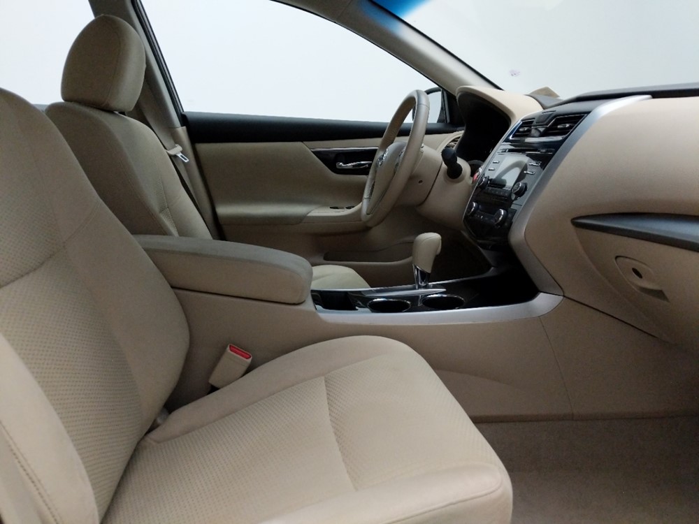 2014 Nissan Altima - Passenger Front Seat
