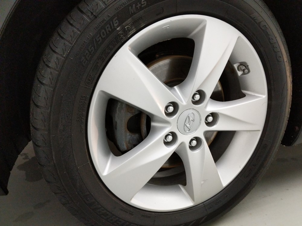 2013 Hyundai Elantra - Wheel
