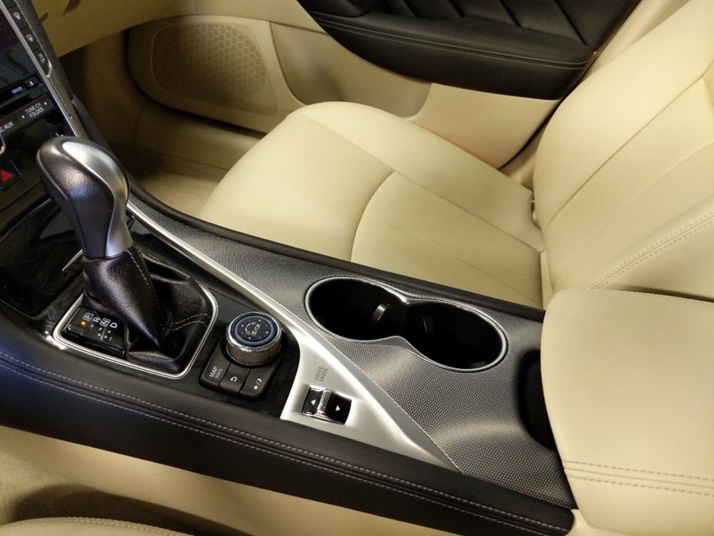2015 INFINITI Q50 - Center Console/Cup Holders
