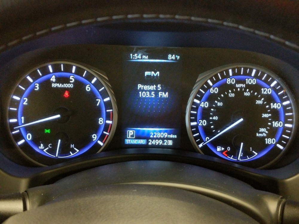 2015 INFINITI Q50 - Odometer Close Up