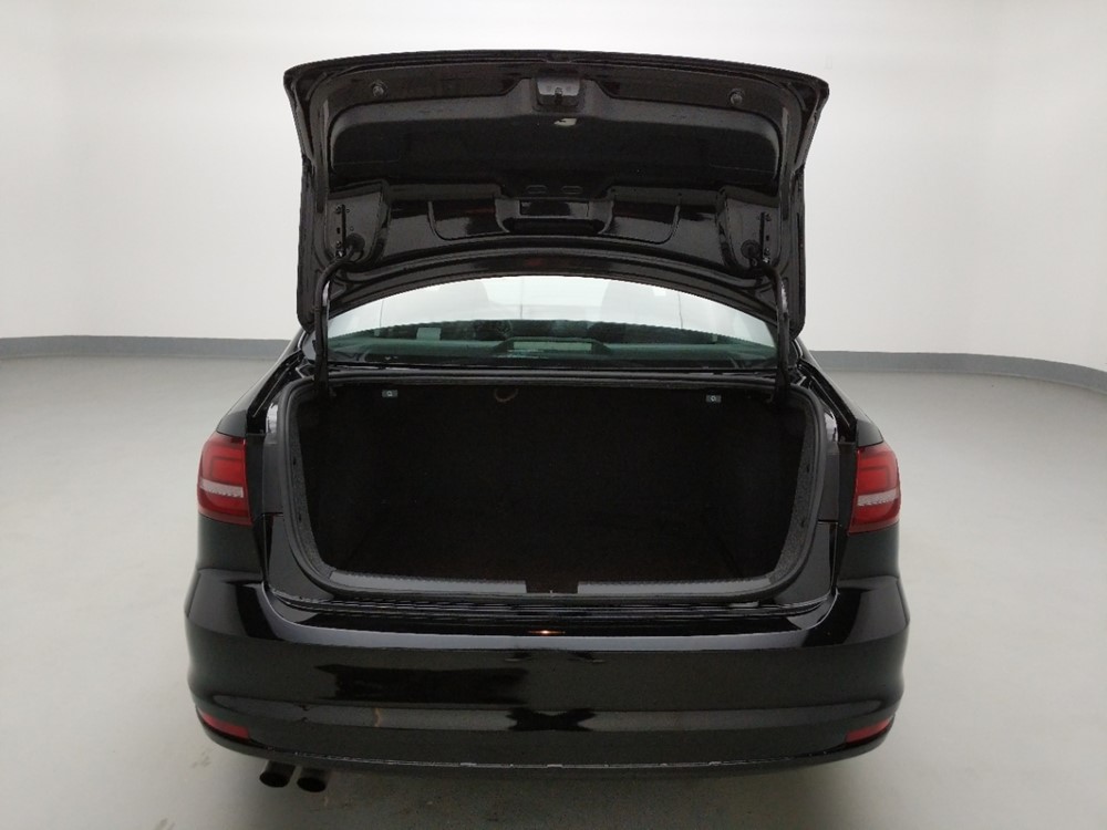 2016 Volkswagen Jetta - Trunk