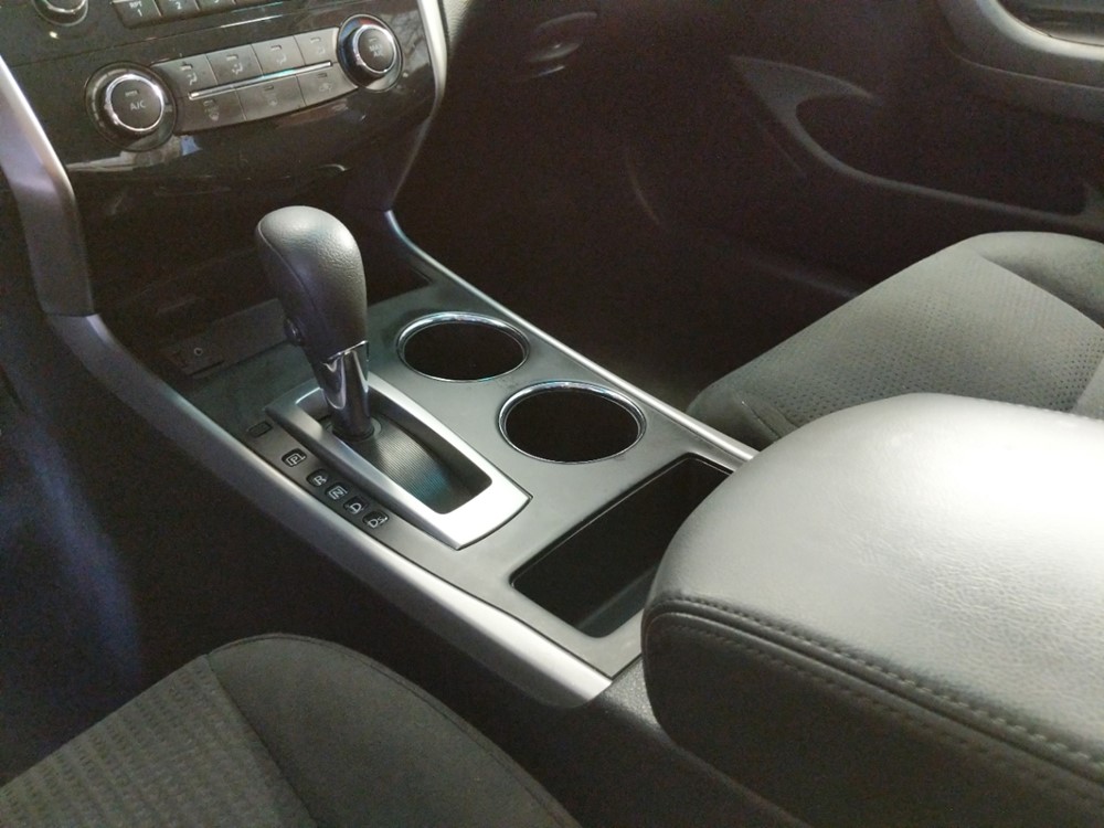 2015 Nissan Altima - Center Console/Cup Holders