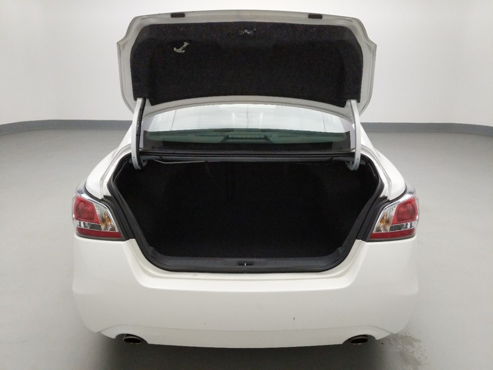 2015 Nissan Altima - Trunk