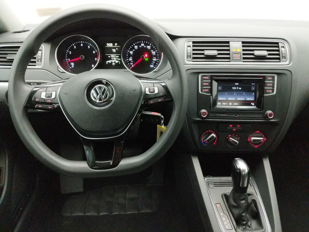 2017 Volkswagen Jetta - Driver Dash