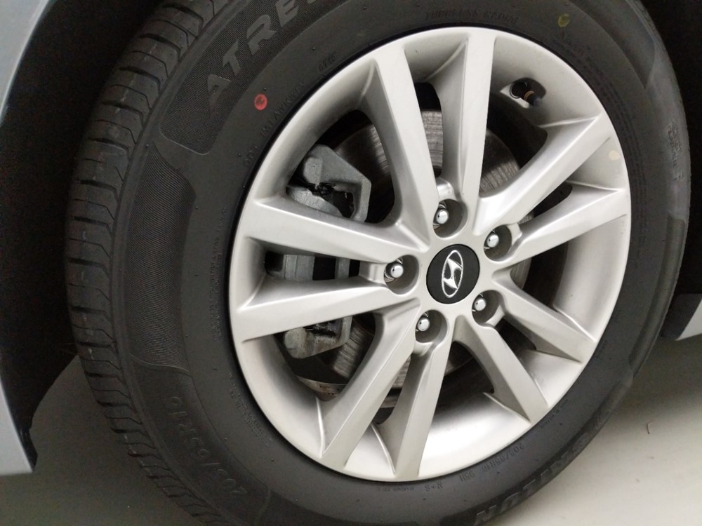 2017 Hyundai Sonata - Wheel