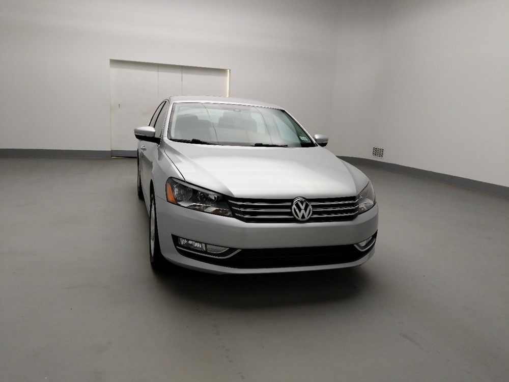 2015 Volkswagen Passat - Passenger Front Hood