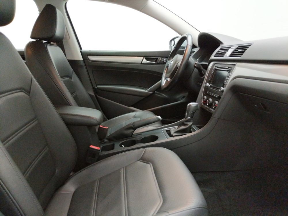 2015 Volkswagen Passat - Passenger Front Seat