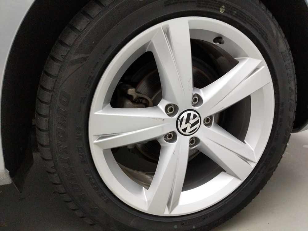 2015 Volkswagen Passat - Wheel