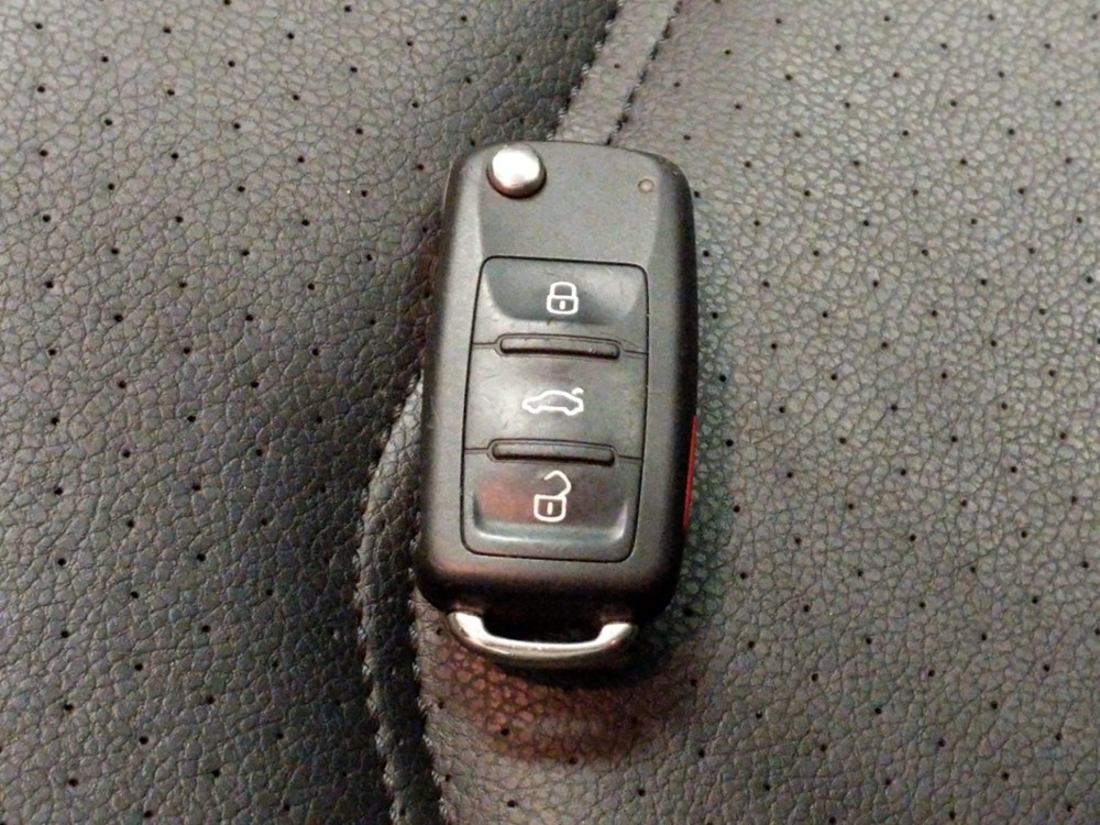 2015 Volkswagen Passat - Keys