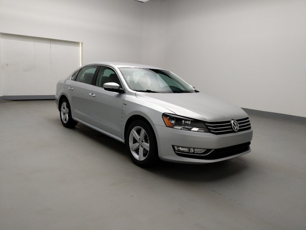 2015 Volkswagen Passat - Passenger Front Bumper