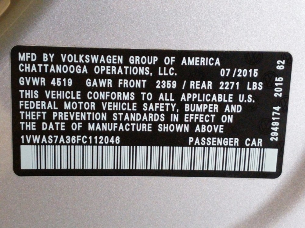 2015 Volkswagen Passat - VIN Plate