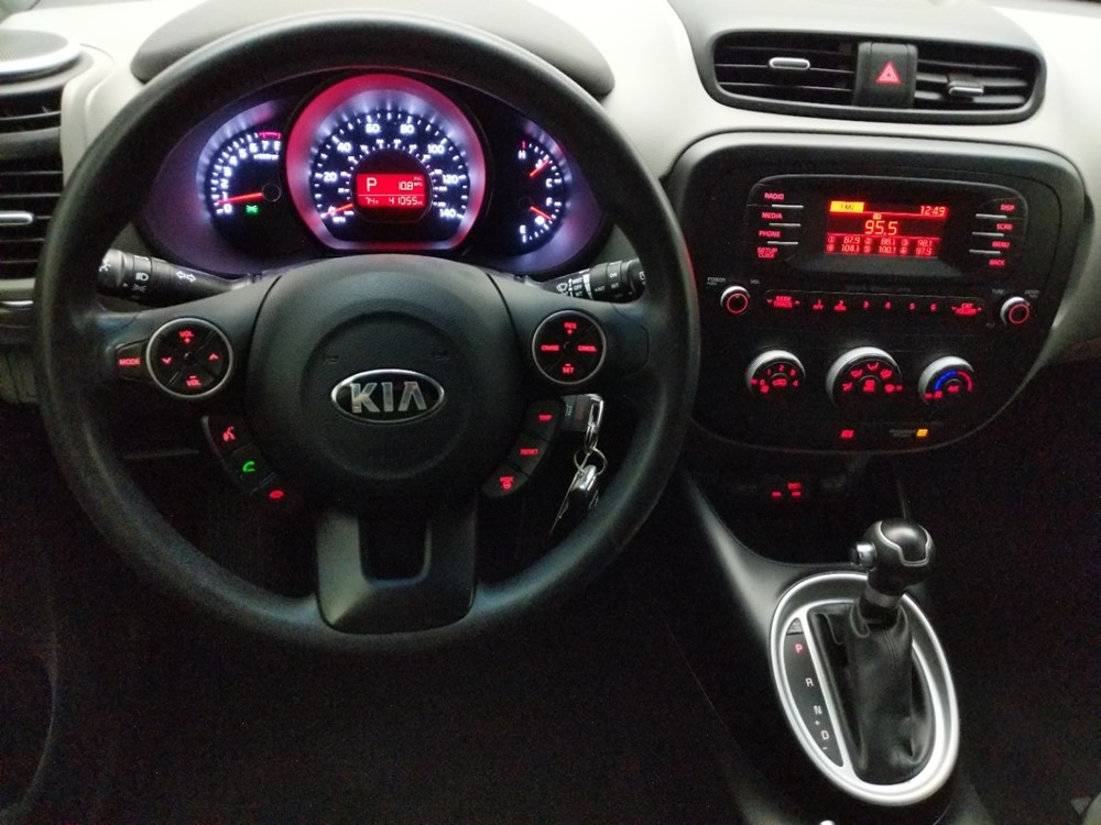 2016 Kia Soul - Driver Dash