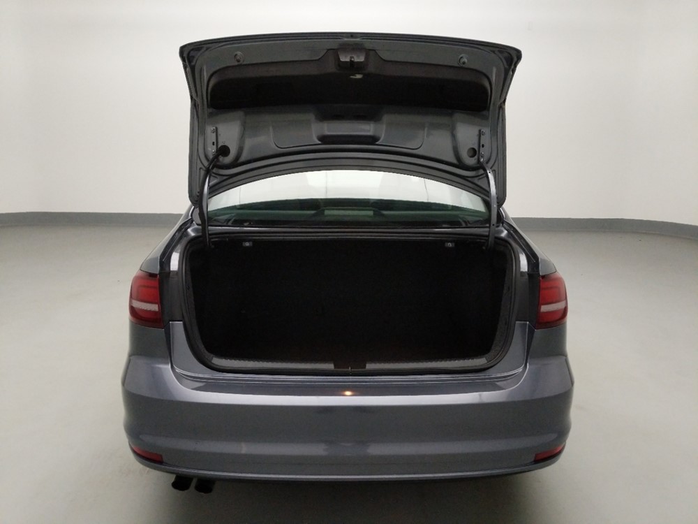2016 Volkswagen Jetta - Trunk
