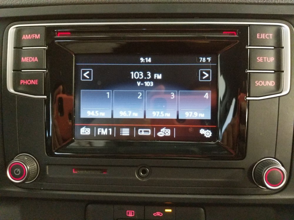 2016 Volkswagen Jetta - Stereo Package