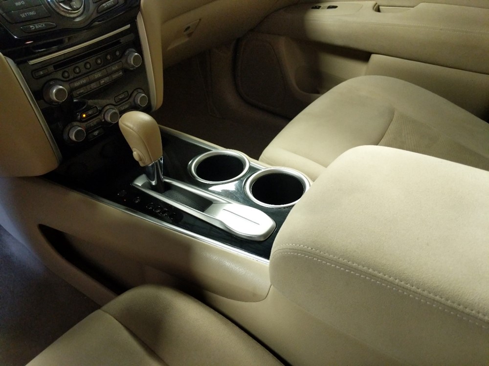 2015 Nissan Pathfinder - Center Console/Cup Holders