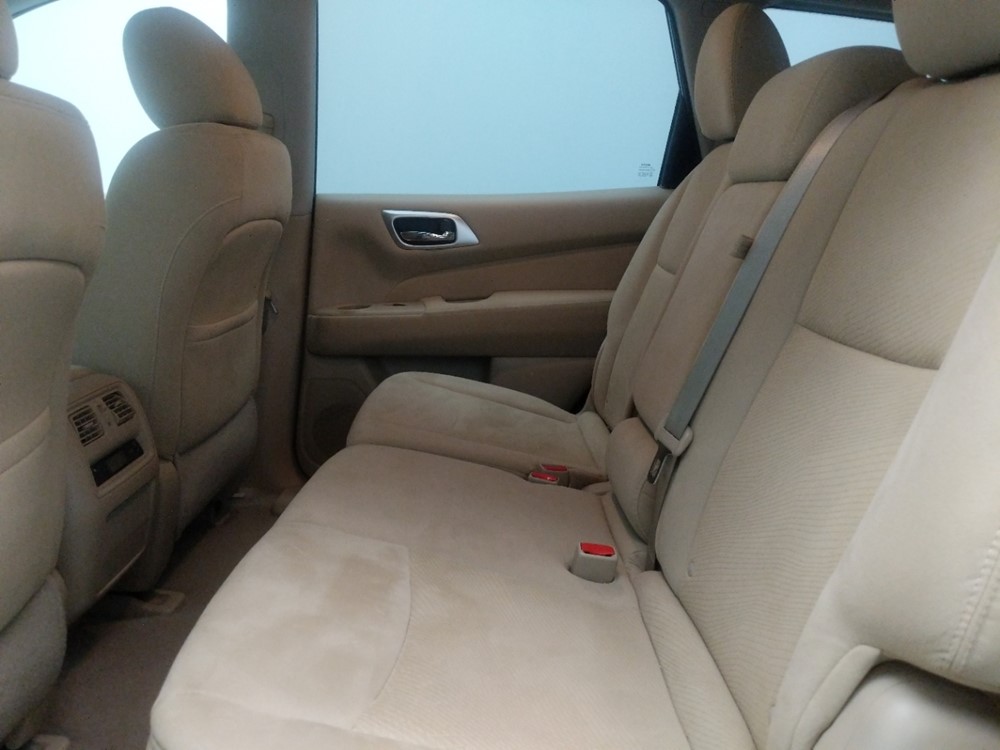 2015 Nissan Pathfinder - Driver Rear Seat