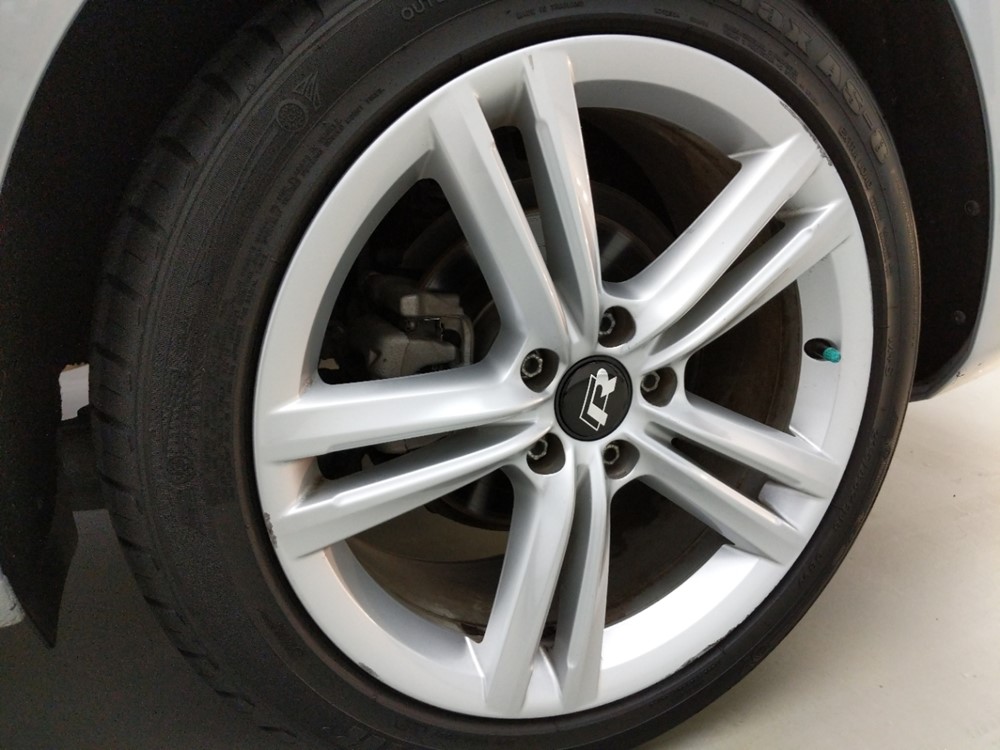 2014 Volkswagen Passat - Wheel