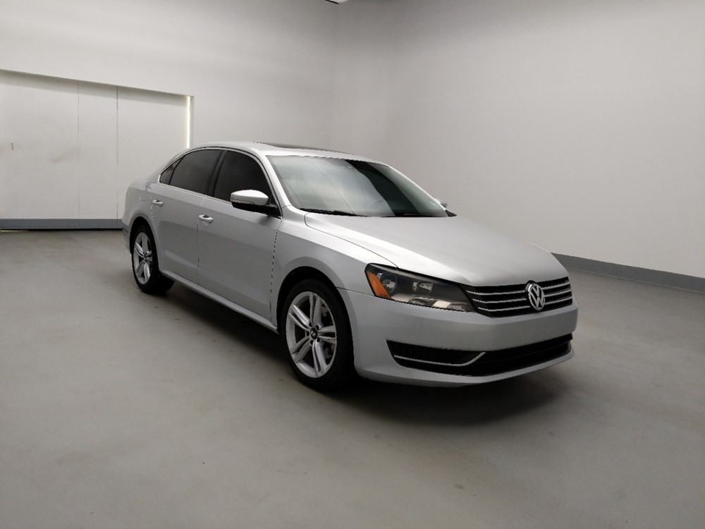2014 Volkswagen Passat - Passenger Front Bumper