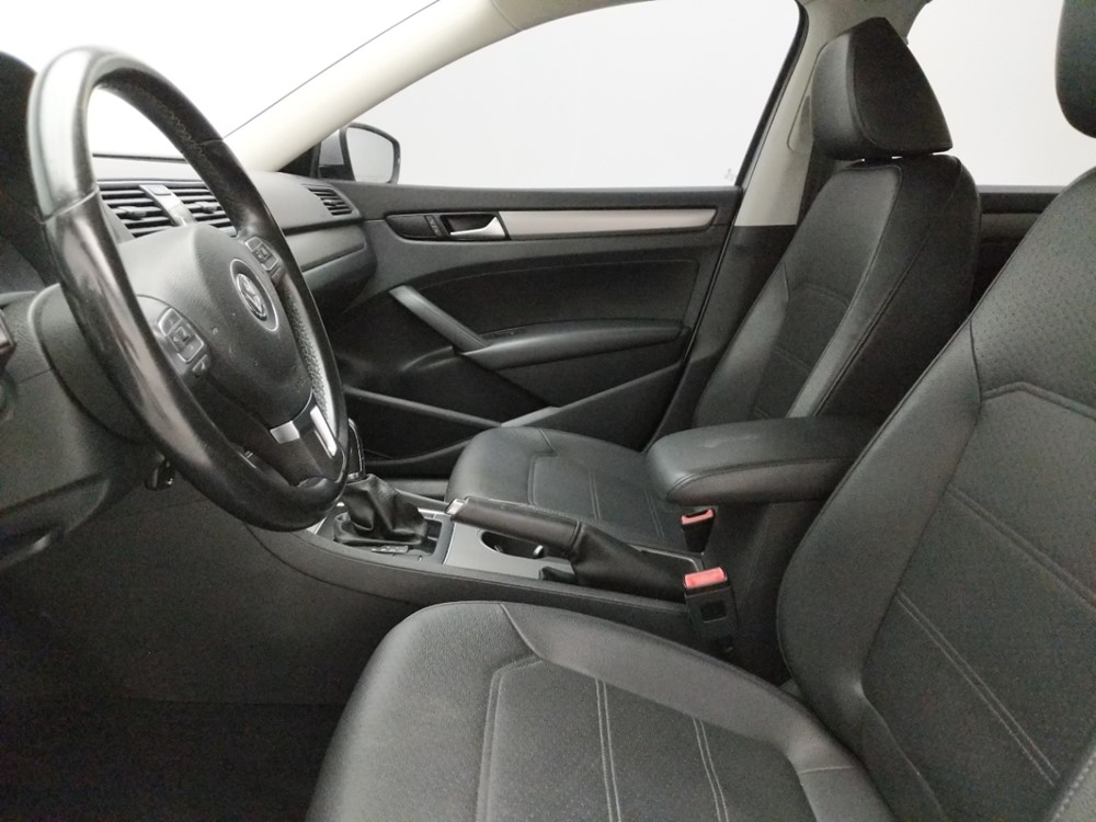 2014 Volkswagen Passat - Driver Front Seat