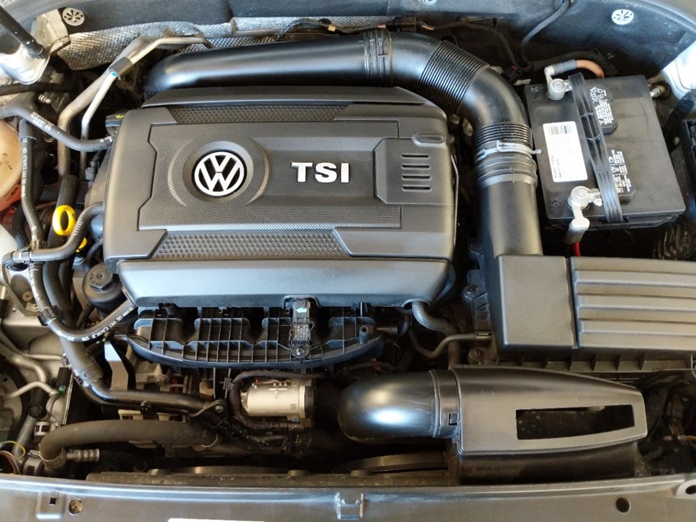2014 Volkswagen Passat - Engine