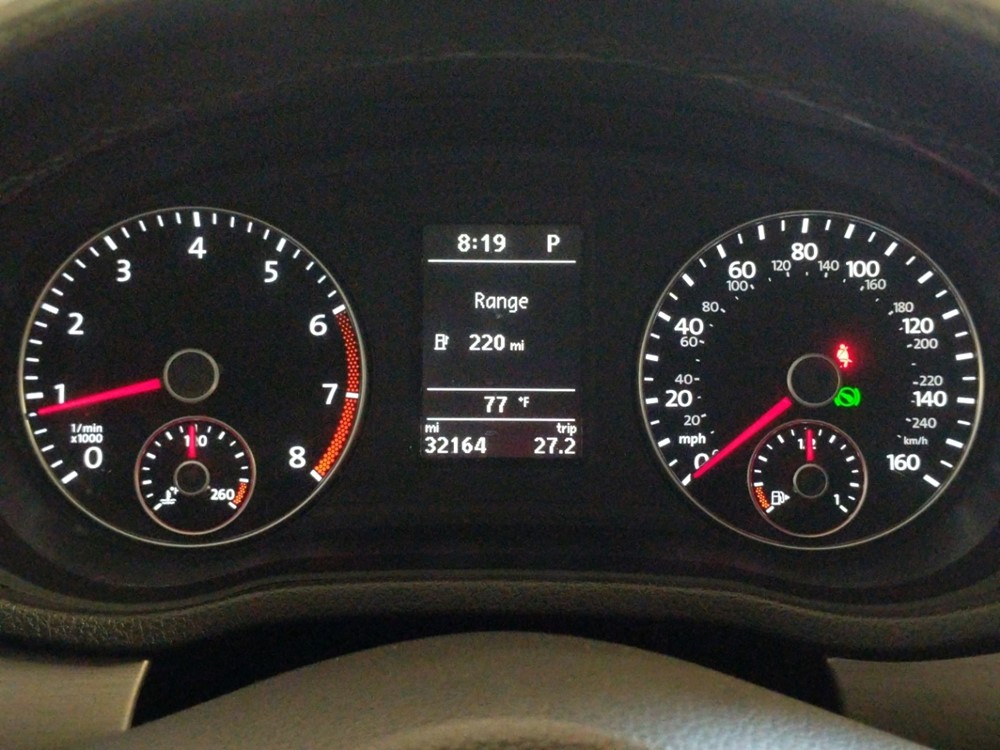 2014 Volkswagen Passat - Odometer Close Up