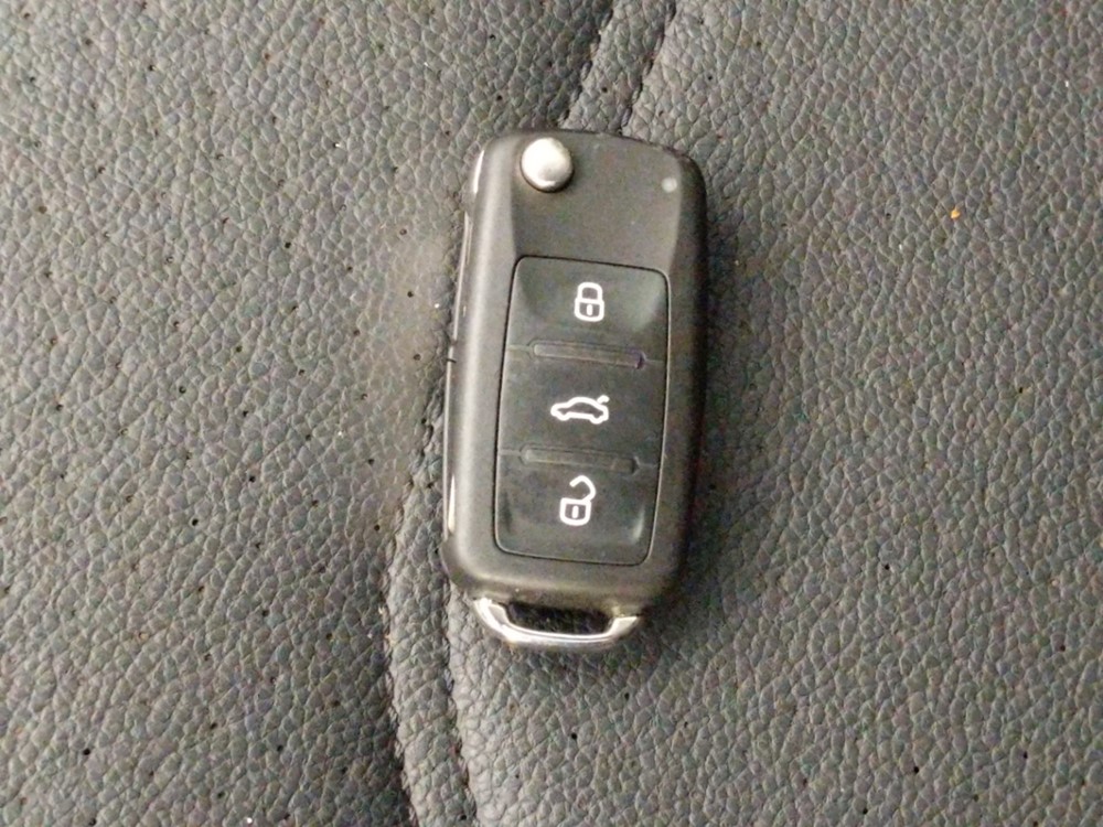 2014 Volkswagen Passat - Keys