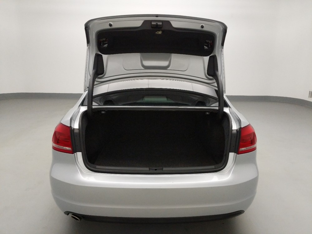 2014 Volkswagen Passat - Trunk