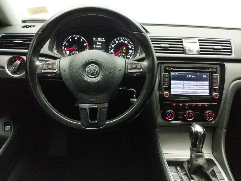 2014 Volkswagen Passat - Driver Dash