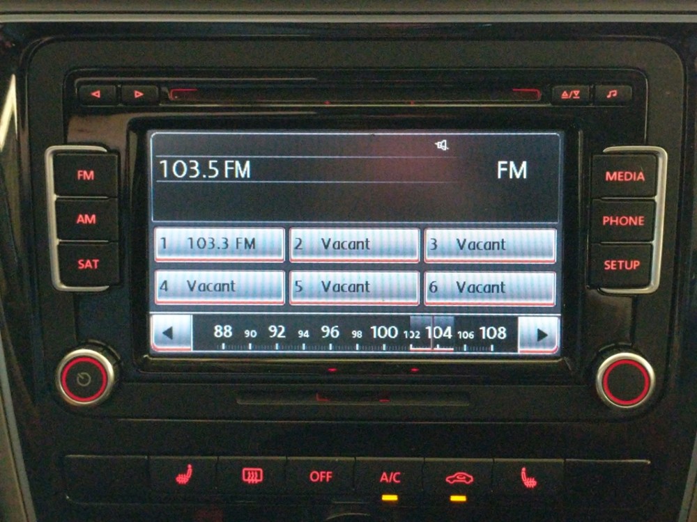 2014 Volkswagen Passat - Stereo Package