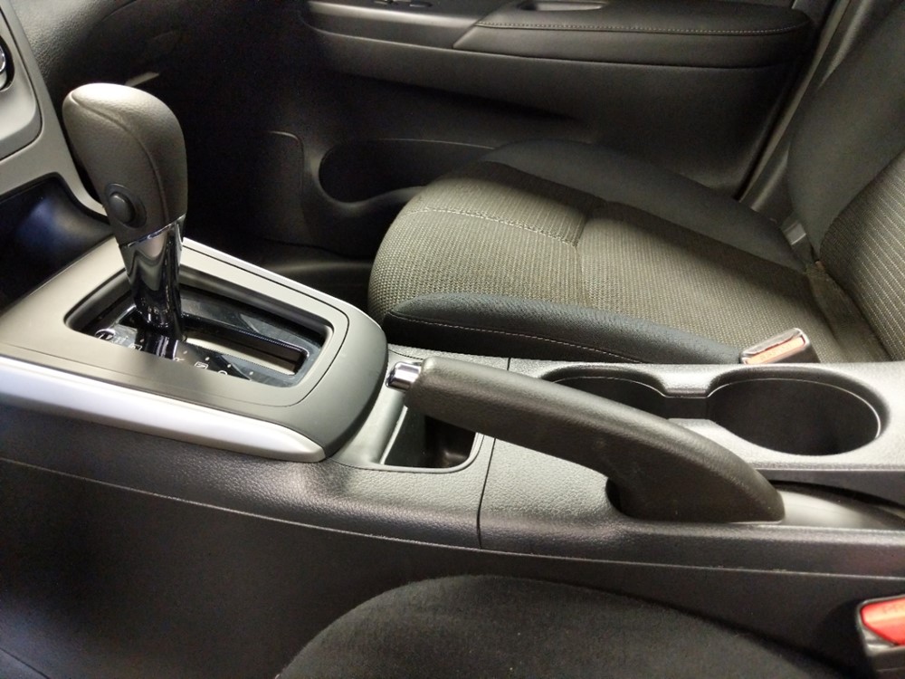 2016 Nissan Sentra - Center Console/Cup Holders