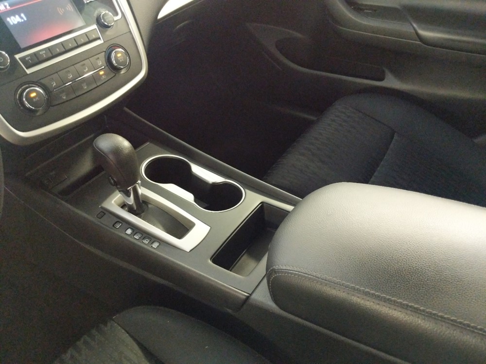 2018 Nissan Altima - Center Console/Cup Holders