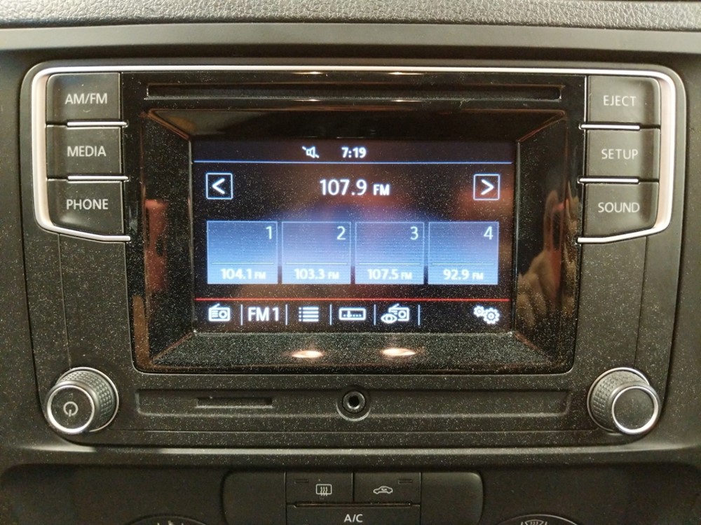 2016 Volkswagen Jetta - Stereo Package