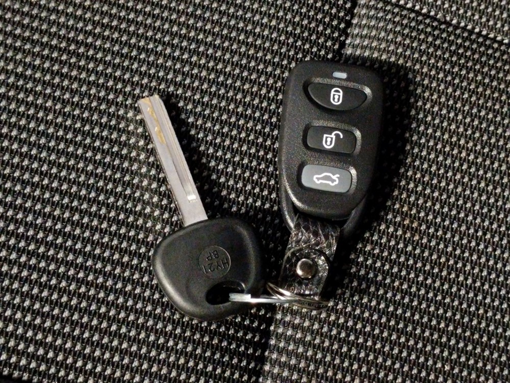 2016 Hyundai Veloster - Keys