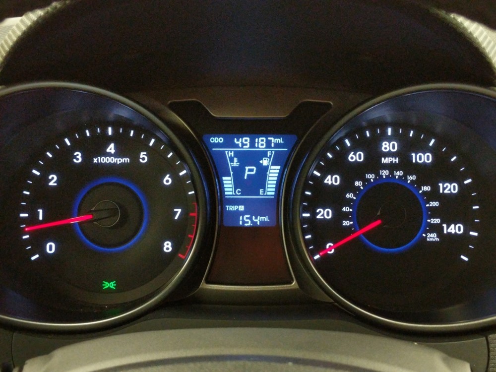 2016 Hyundai Veloster - Odometer Close Up