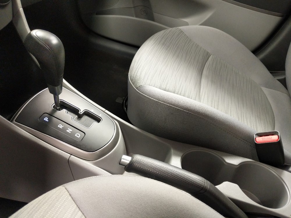 2017 Hyundai Accent - Center Console/Cup Holders